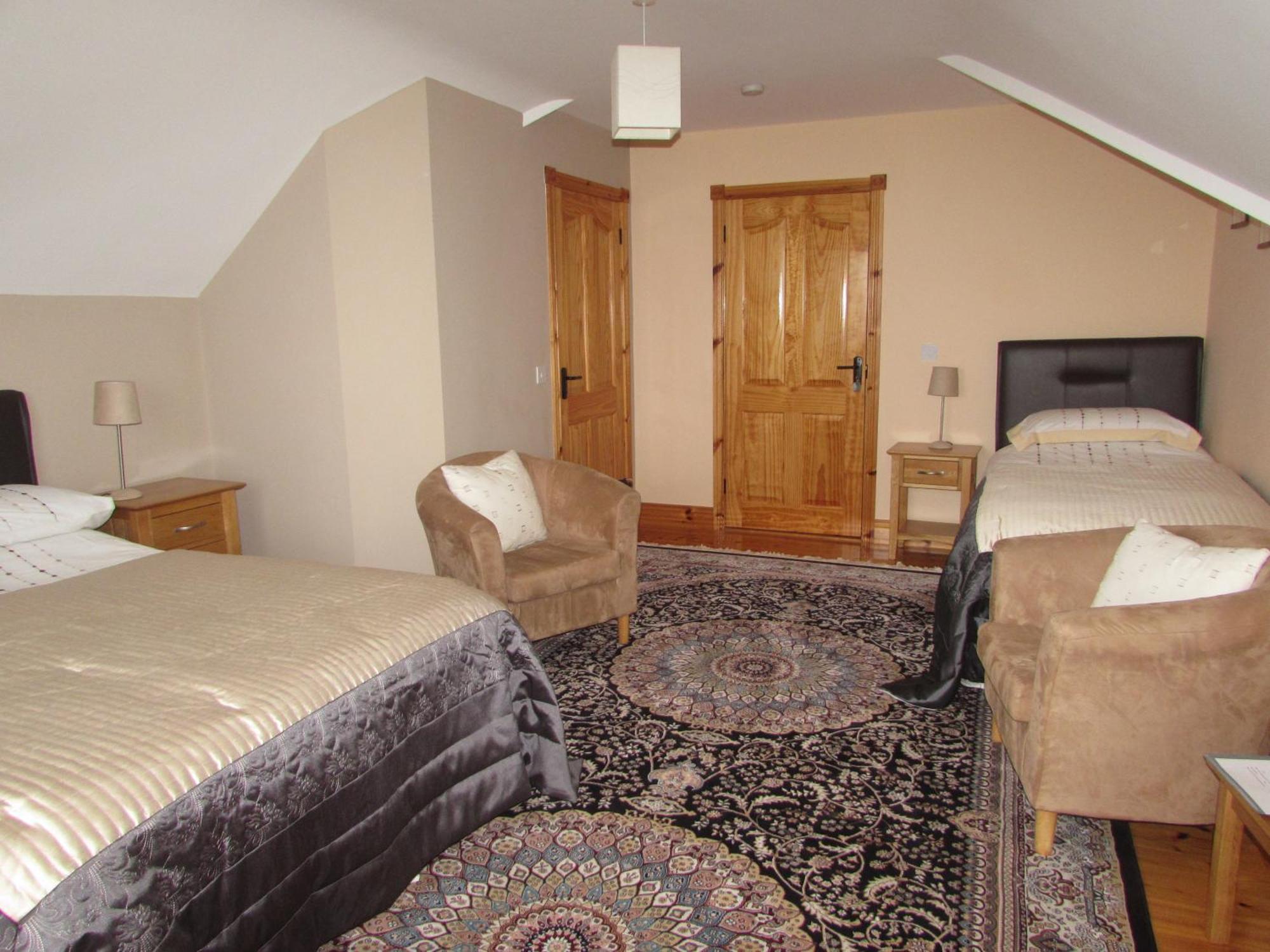 Inishowen Lodge B&B モビル 部屋 写真