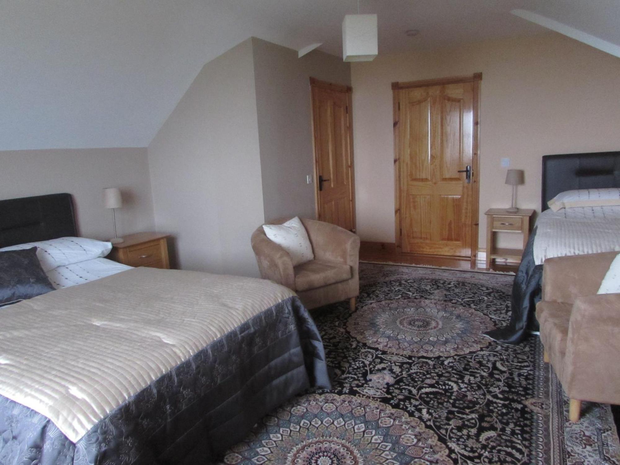 Inishowen Lodge B&B モビル 部屋 写真